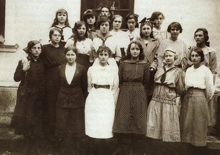 A class at the girls' lyceum in 1916